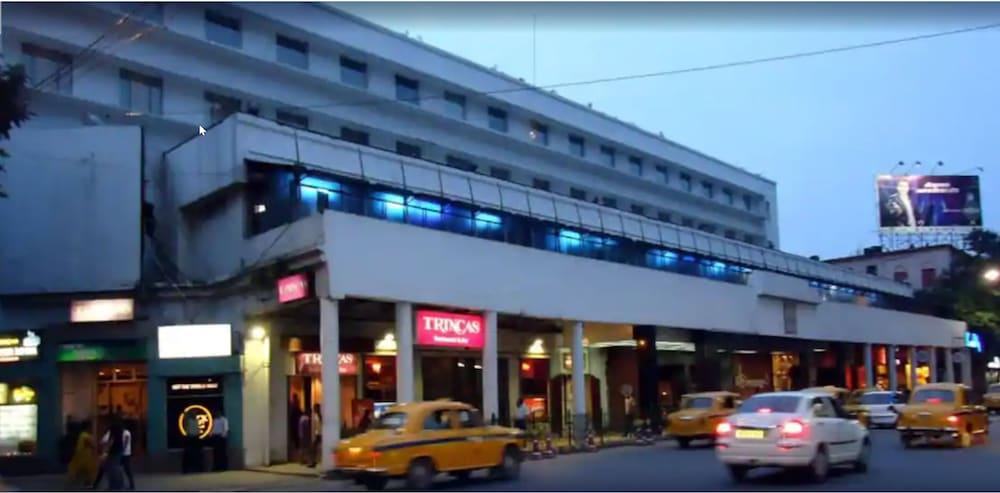 The Park Kolkata Hotel Exterior foto The hotel in 2011