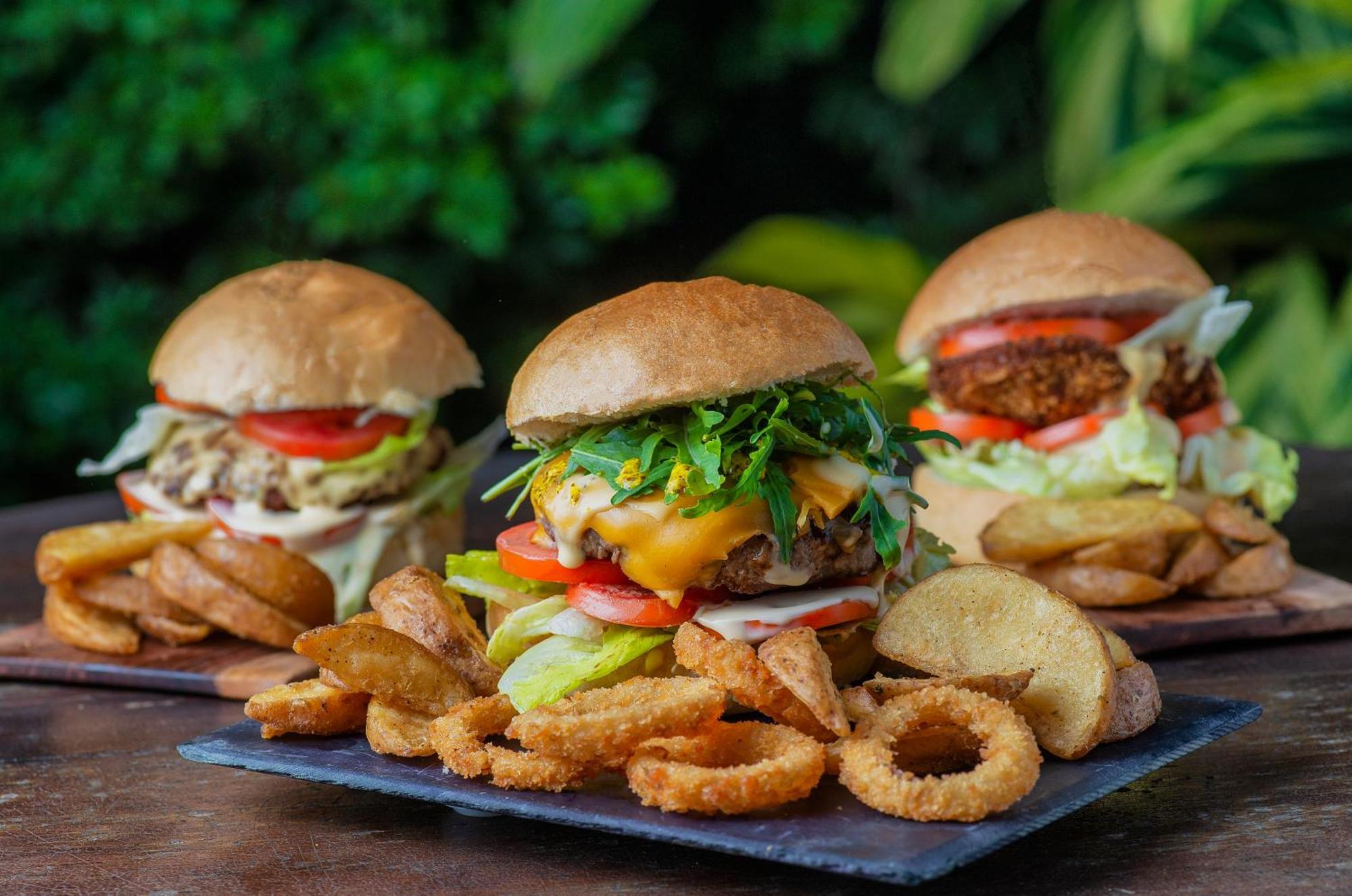 The Park Kolkata Hotel Exterior foto A selection of burgers from the Burger Kitchen