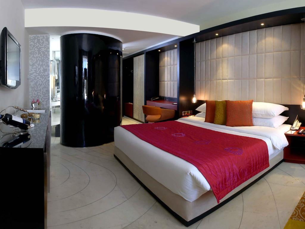 The Park Kolkata Hotel Exterior foto A room at the Taj Bengal